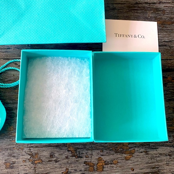 Authentic Tiffany Gift box set - Picture 3 of 6